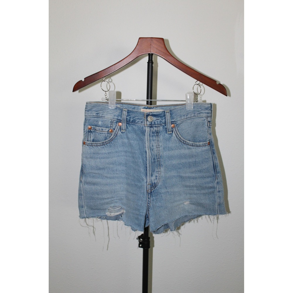 Levi's Premium Ribcage Straight Ankle Cut Off Denim Shorts Light Wash Women's 26
